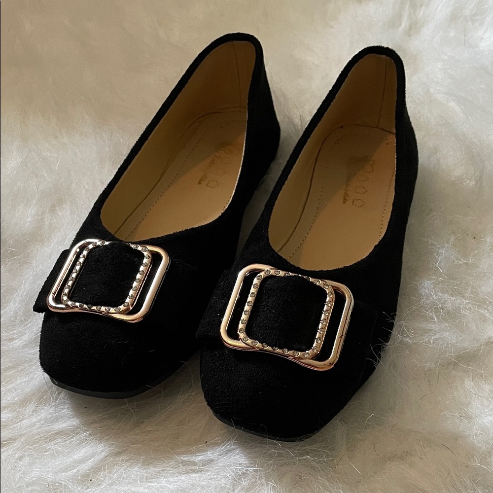 Chic Black Flats with Buckle